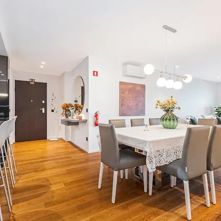 Panoramic Bay And Sea Views - Luxury 3-bed Flat * Funchal (Madeira)