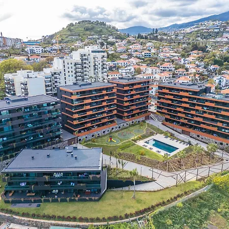 Panoramic Bay And Sea Views - Luxury 3-bed Flat * Funchal (Madeira)