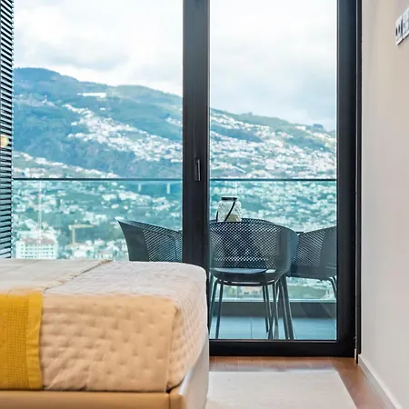 Panoramic Bay And Sea Views - Luxury 3-bed Flat * Funchal (Madeira)
