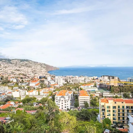 Panoramic Bay And Sea Views - Luxury 3-bed Flat *