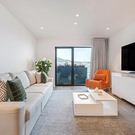 Panoramic Bay And Sea Views - Luxury 3-bed Flat フンシャル