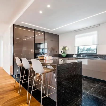 Panoramic Bay And Sea Views - Luxury 3-bed Flat アパート