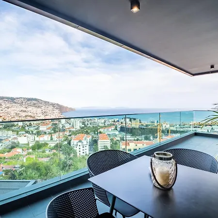 Panoramic Bay And Sea Views - Luxury 3-bed Flat アパート フンシャル