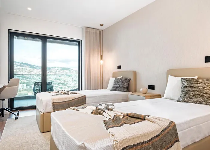 Panoramic Bay And Sea Views - Luxury 3-bed Flat Apartmán